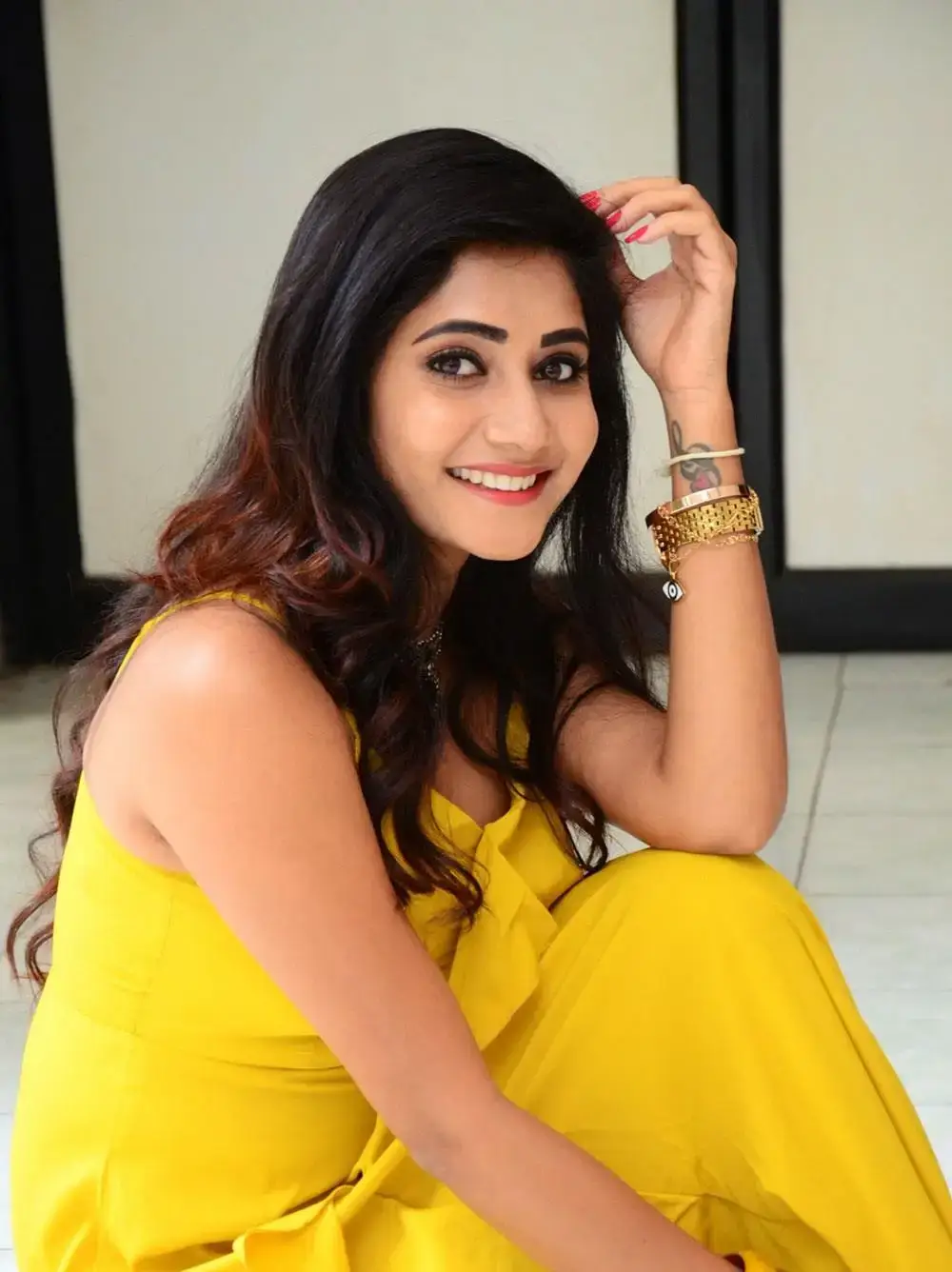 Indian Model Vasanthi Krishnan Stills in Yellow Dress